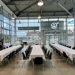 Kagyló szék, króm lábak, szürke textil ülőke. W.01